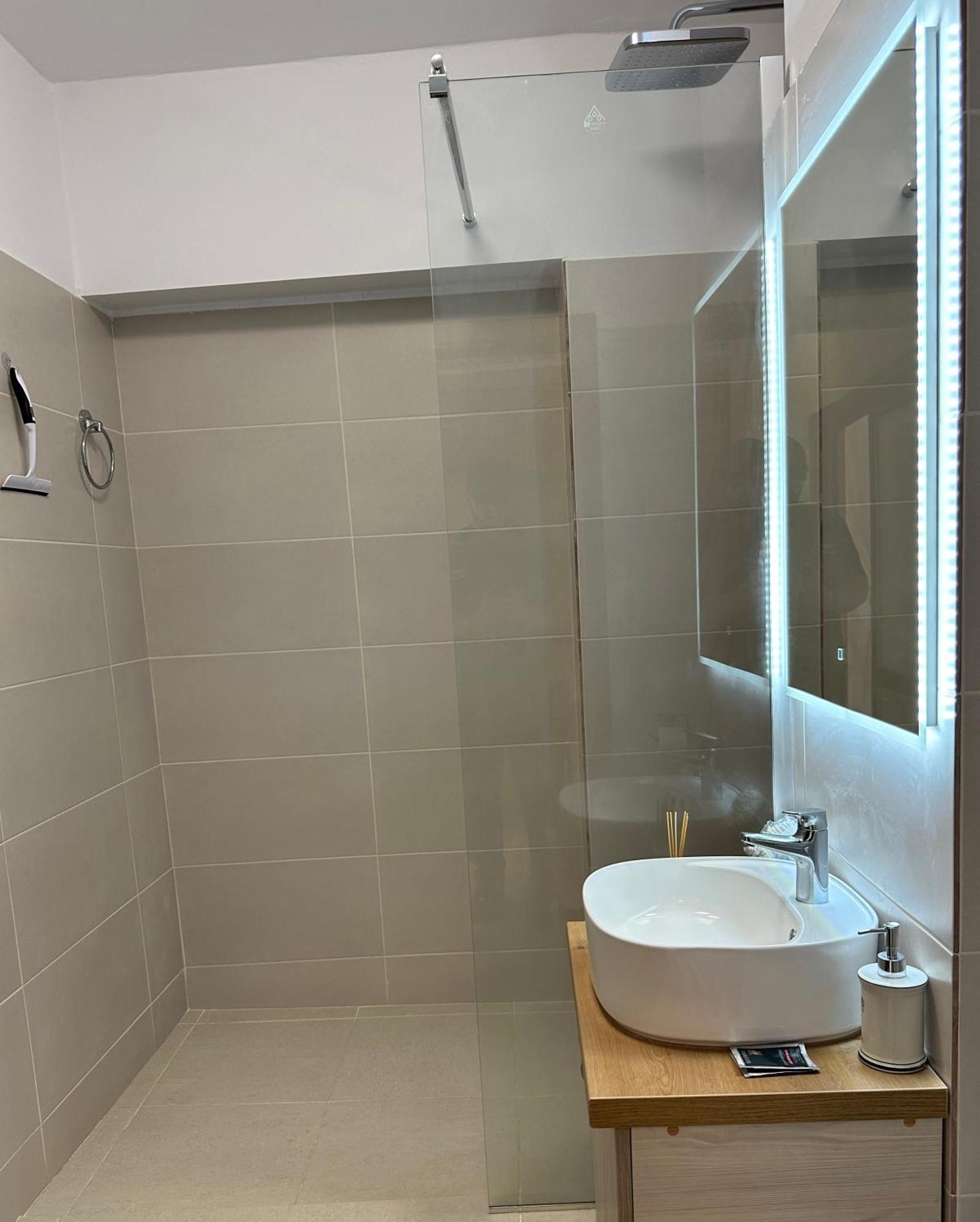 Garsoniera In Zona Garii Iasi Lägenhet Exteriör bild